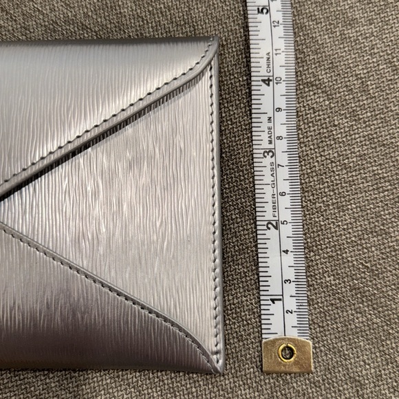 Prada Vitello Move Envelope Wallet-Authentic-EUC - Picture 8 of 17